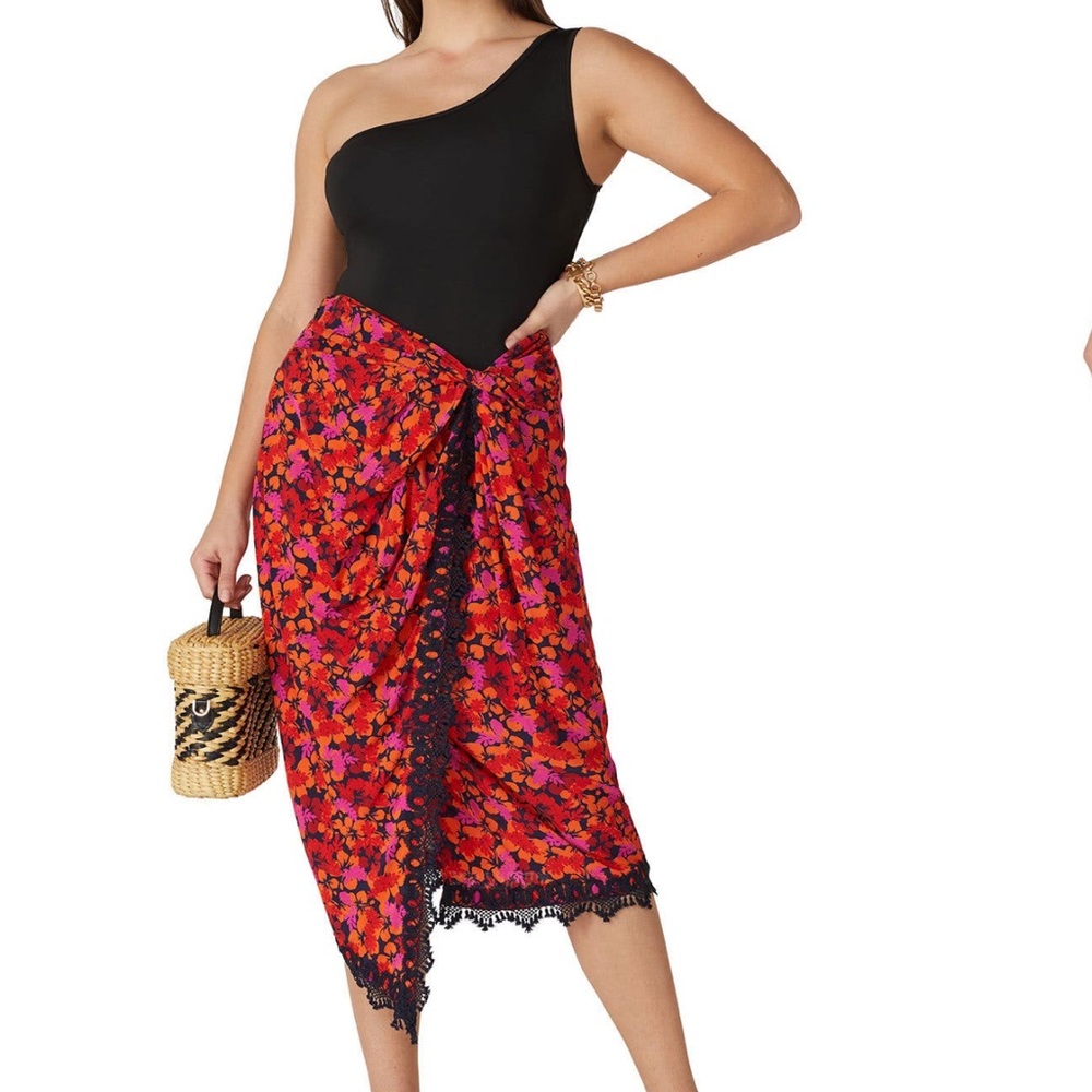 Gently Used Liona Lace Trim Red Floral Skirt